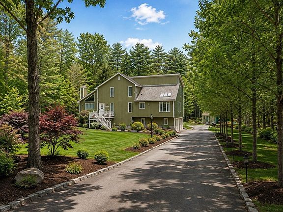 3rd image of 10 Jethol Dr