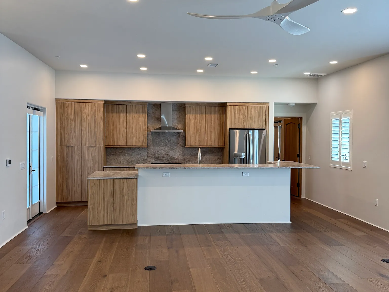 2 bed, 2.5 bath, 1532 sqft, $6,000 — Photo 4
