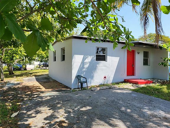 4th image of 2799 NW 7th St #2799
