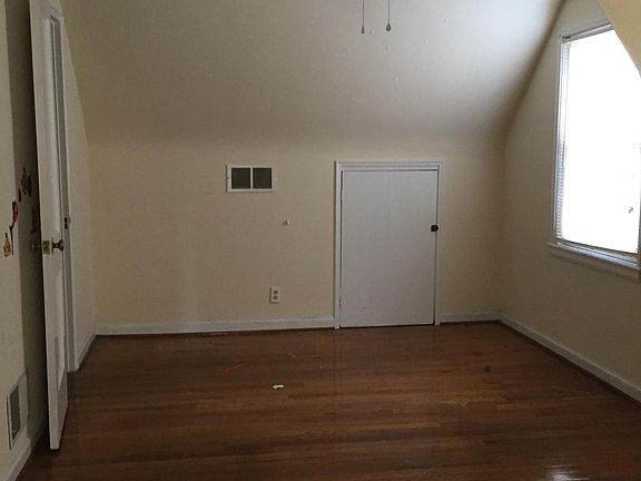 5th image of 1550 Woodview Ln