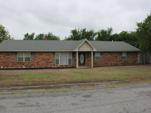 1903 N 11th St, McAlester, OK 74501