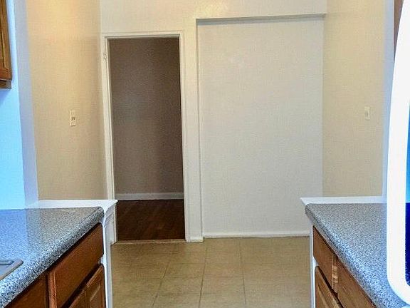4th image of 14055 Burden Cres #6FLR