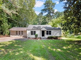 210 Hilltop Cir SW, Mableton, GA 30126