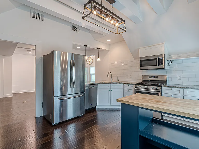 311 W Mistletoe Ave — Photo 16