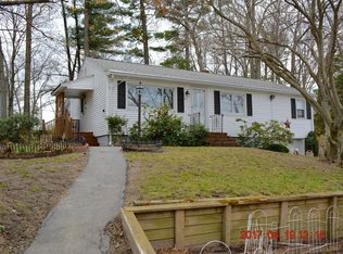 18 Oakcrest Cir, Methuen, MA 01844