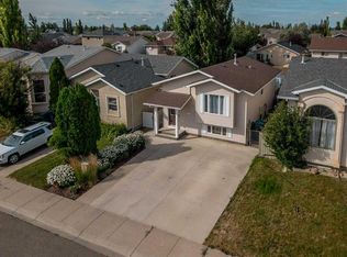 94 E Assiniboia Way W, Lethbridge, AB T1K 6X3