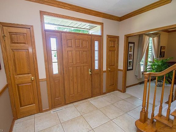2nd image of 7826 Glengate Dr
