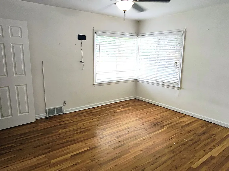 3096 S 1810 E — Photo 12