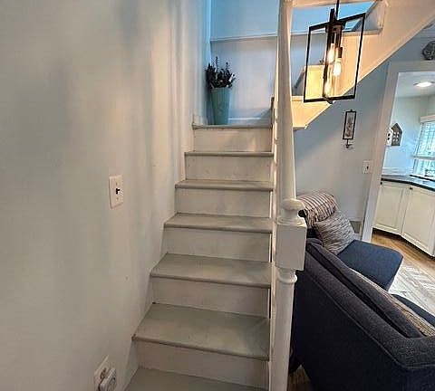 5th image of 71 Mount Hermon Way #E