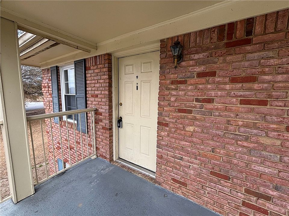 2nd image of 1761 Wire Rd #39