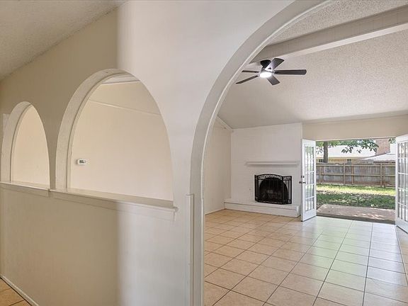 5th image of 2102 E Timberview Ln