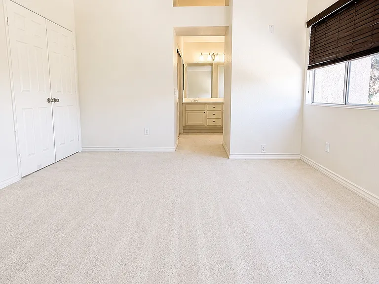15434 Ficus St — Photo 16