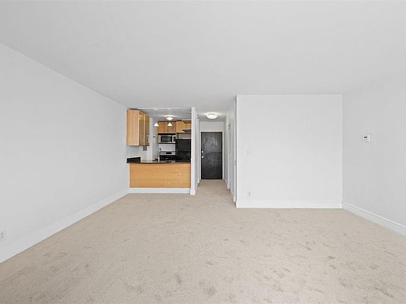 5th image of 210 N 17th St Unit 810