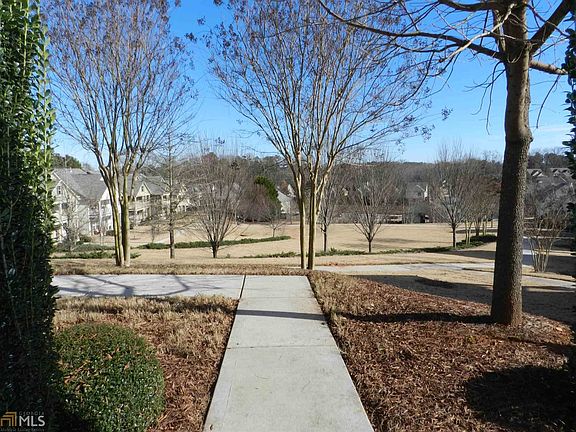 3rd image of 419 Parkstone Dr