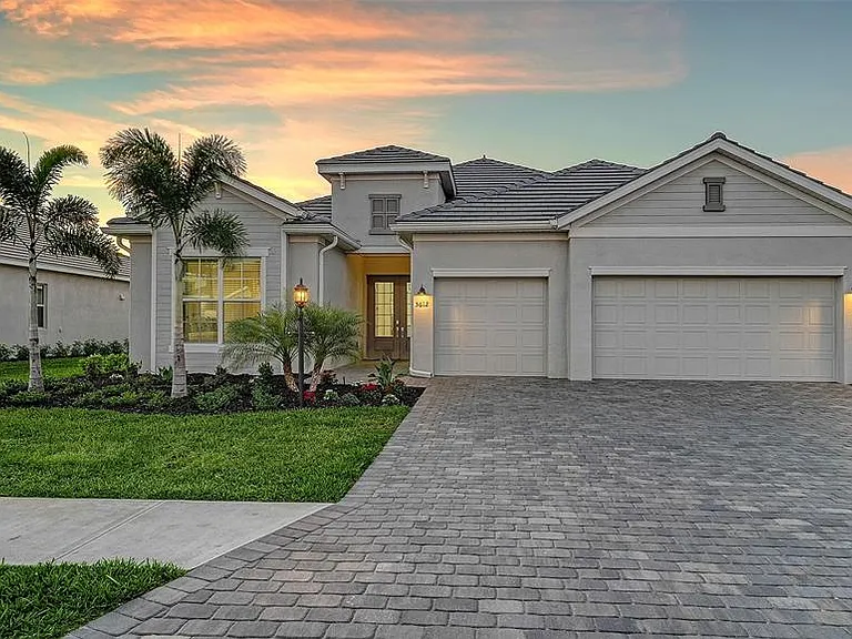 5612 Lightning Whelk Ln — Photo 3