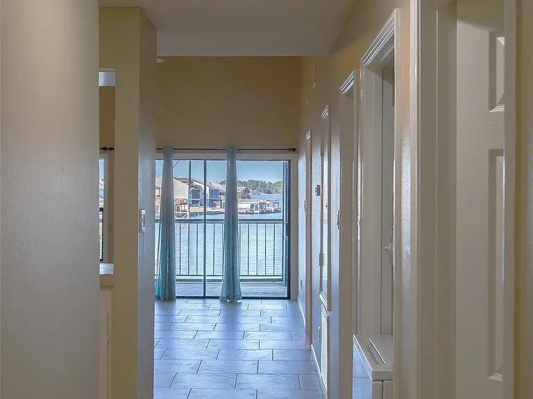 202 Lakeview Ter #H — Photo 5