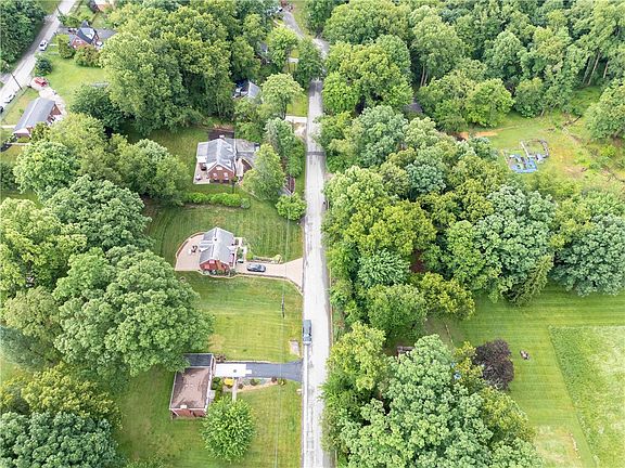 5th image of 117 Dennis Dr