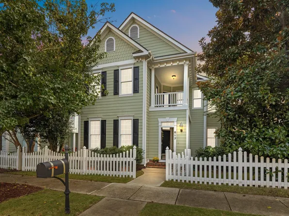 817 Carpenter Town Ln, Cary, NC 27519
