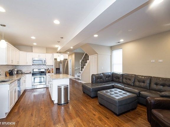 4th image of 1837 N Wolcott Ave #2