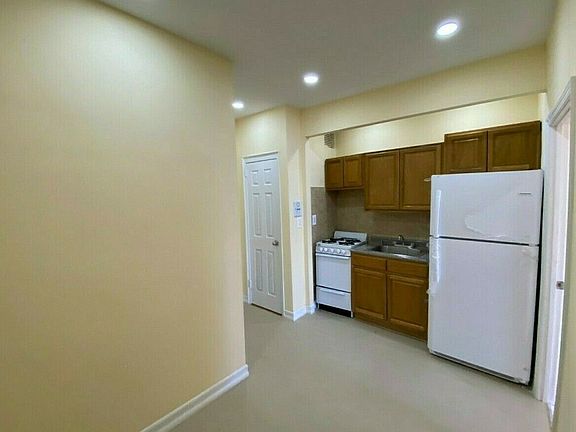 4th image of 1625 E 13th St #4CC