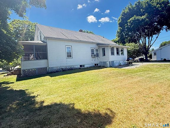 3rd image of 18 Pleasant View Avenue