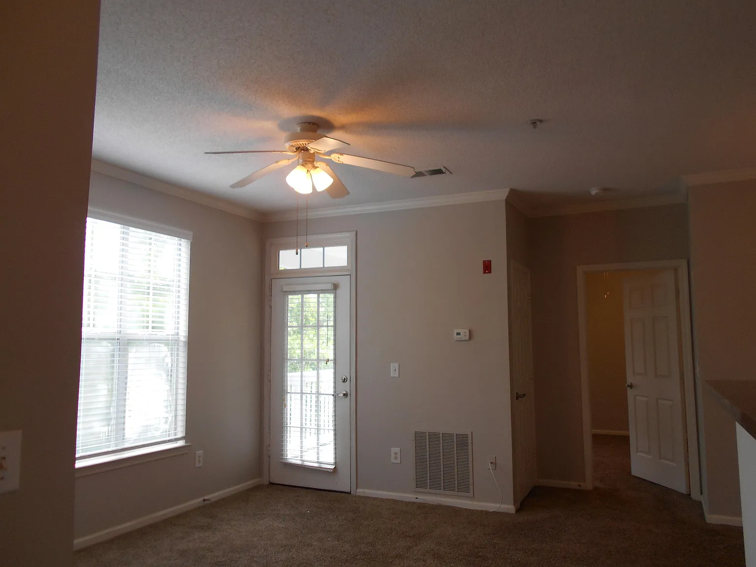 1 bed, 1.0 bath, 621 sqft, $1,750 — Photo 2