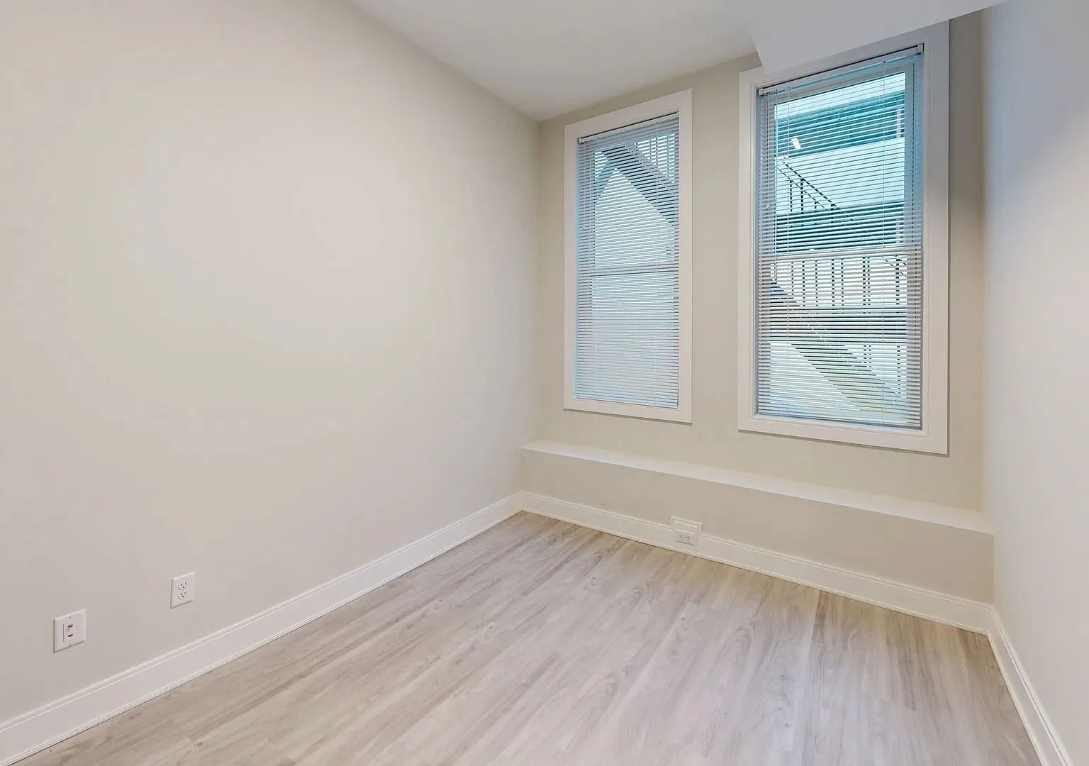 No Brokers Fee, Theater District of Boston, In-Unit Washer/Dryer, Brand new Renovation — Photo 4