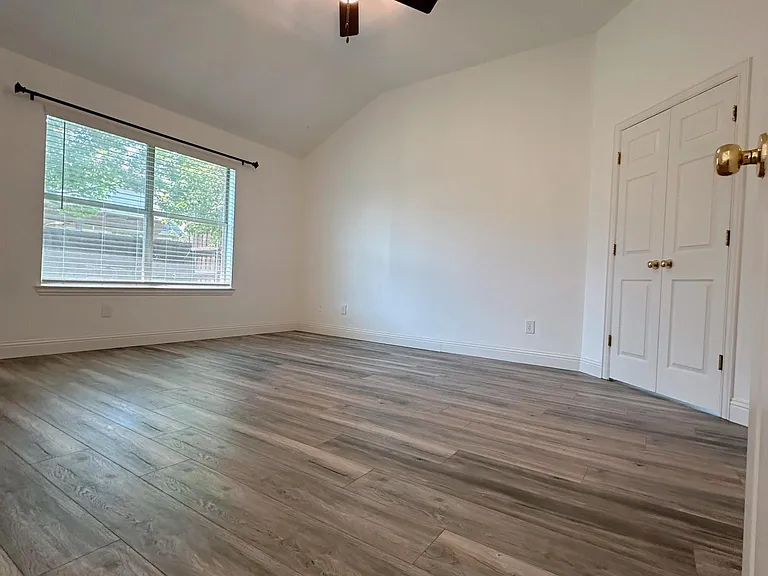 11601 Crystal Falls Dr — Photo 6
