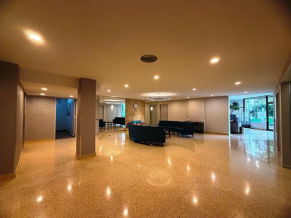 4th image of 2350 Waters Edge Dr