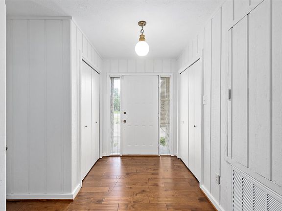 3rd image of 2411 E Briargate Dr