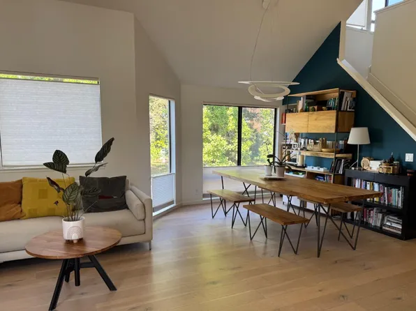 65 Peter Coutts Cir, Stanford, CA 94305