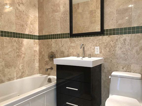 4th image of 2704 Hoyt Ave S APT 5C