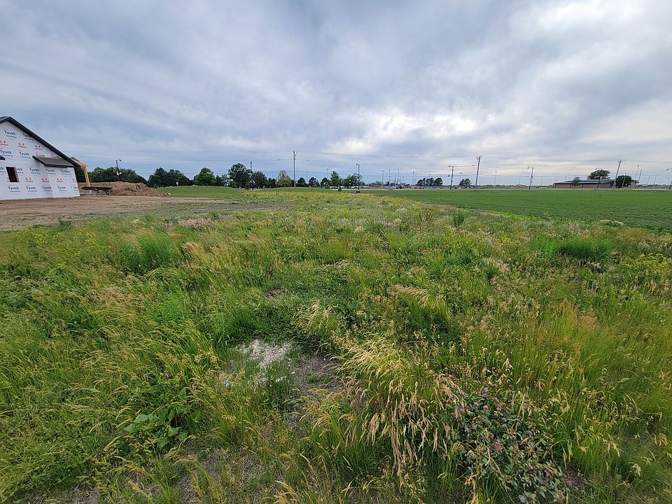 1st image of 16 Pointe Blvd
