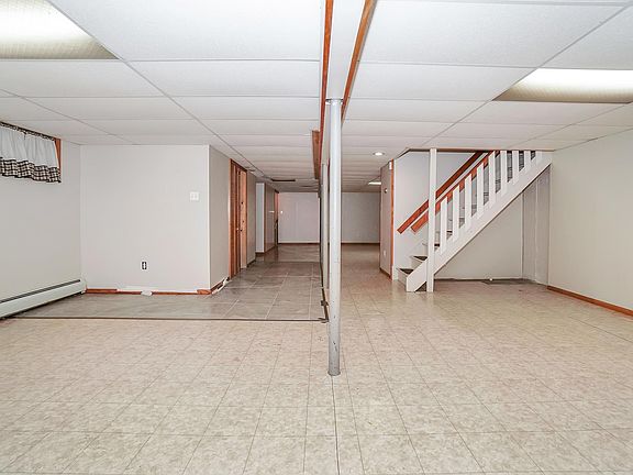 3rd image of 53 Grand St