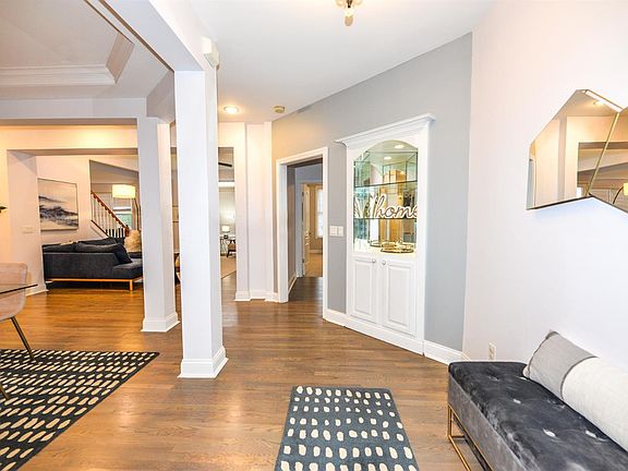 3rd image of 8501 Wilton Ave