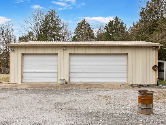 2nd image of 885 Lock 5 Rd