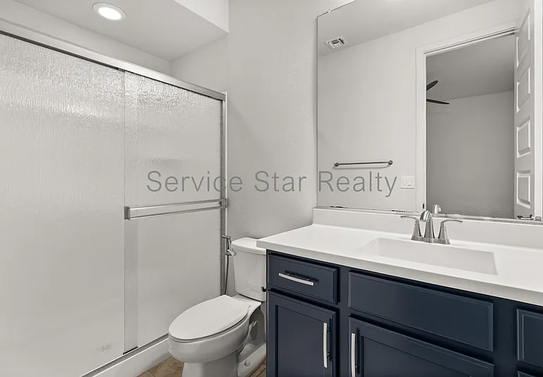 3407 E Louise Dr — Photo 9
