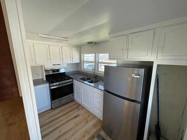 503 E Main St — Photo 7