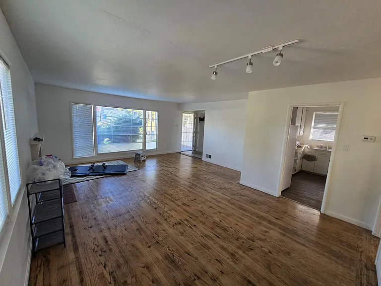 550 Del Mar Ave — Photo 6