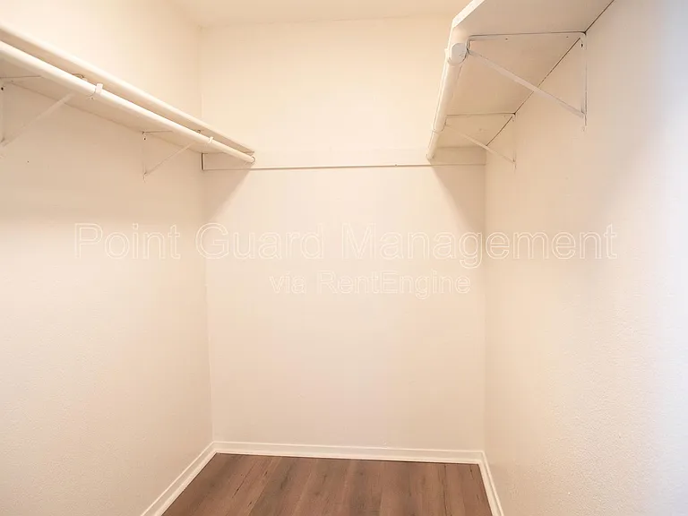 107 W Gold Coast Rd — Photo 34