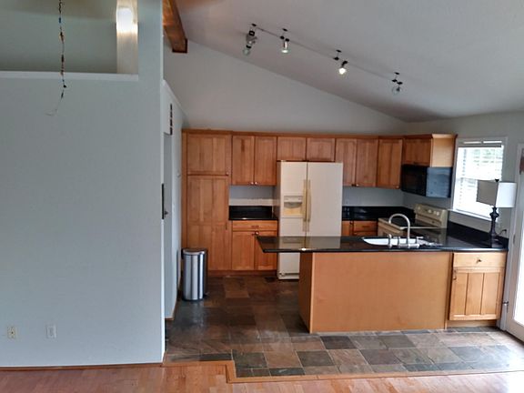 4th image of 18317 Lura Ln