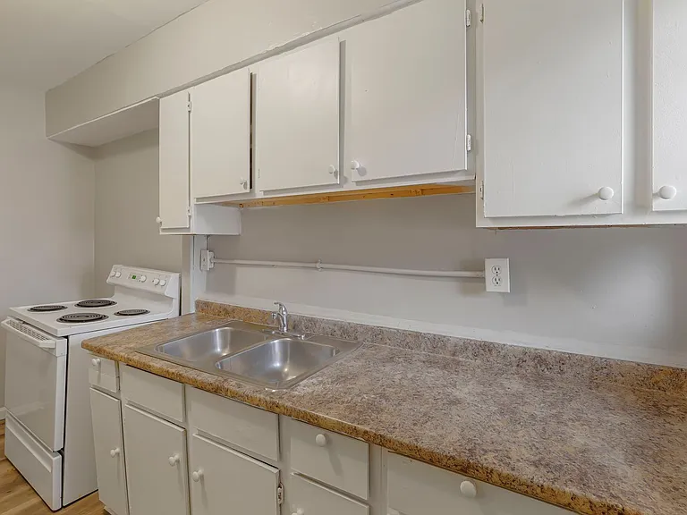 987 Lilley Ave — Photo 17
