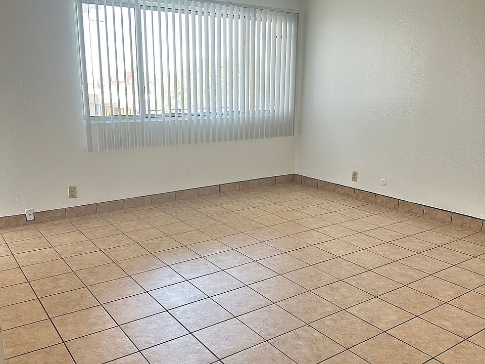 1st image of 120 Cornell Dr SE #1