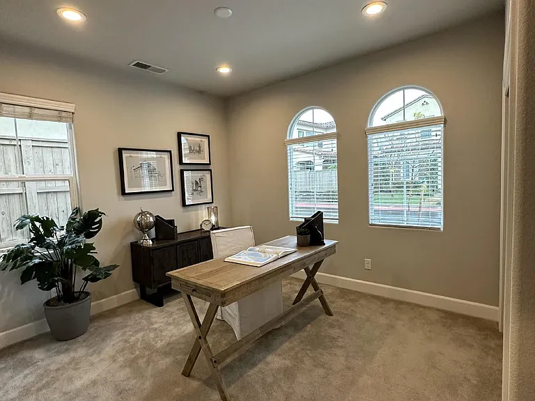 5049 Verona Dr — Photo 15