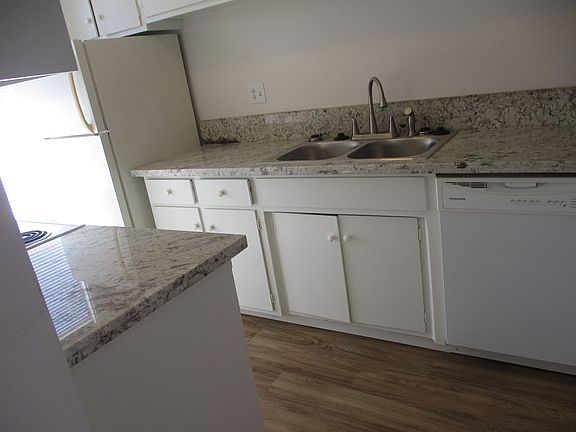 4th image of 1210 Cypress Ln #3