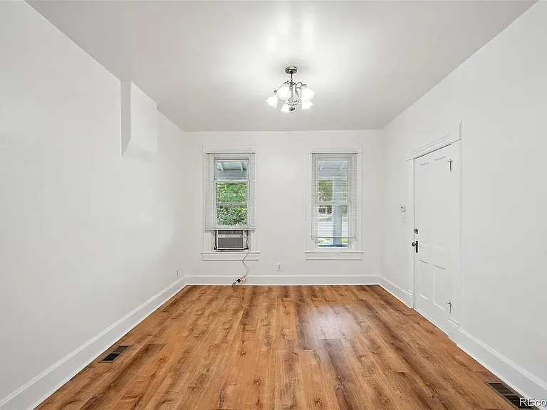 253 N Lincoln St #1 — Photo 3