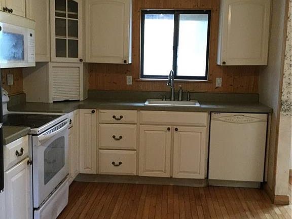 2nd image of 9 Heritage Dr Unit D