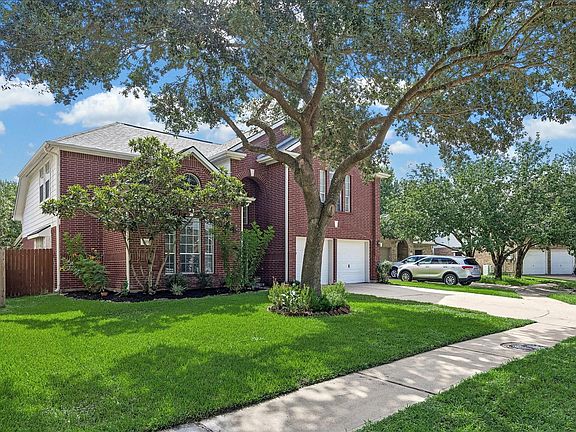 2nd image of 2023 Stanford Park Ct