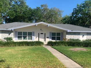 8601 15th Way N, Saint Petersburg, FL 33702