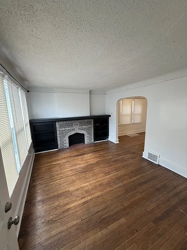 2 bed, 1.0 bath, $1,000 — Photo 2